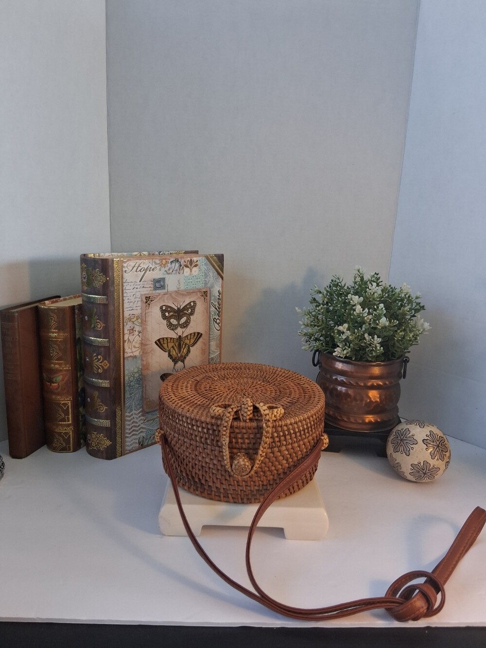Boho Rattan Crossbody Bag Canteen Purse Woven Straw - Mint Condition